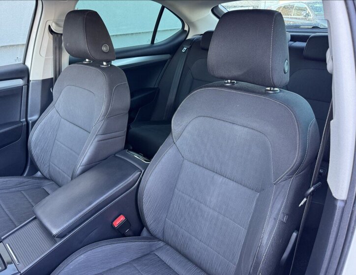 Škoda Superb Sedan / Limuzína 2,0 l 140 kw