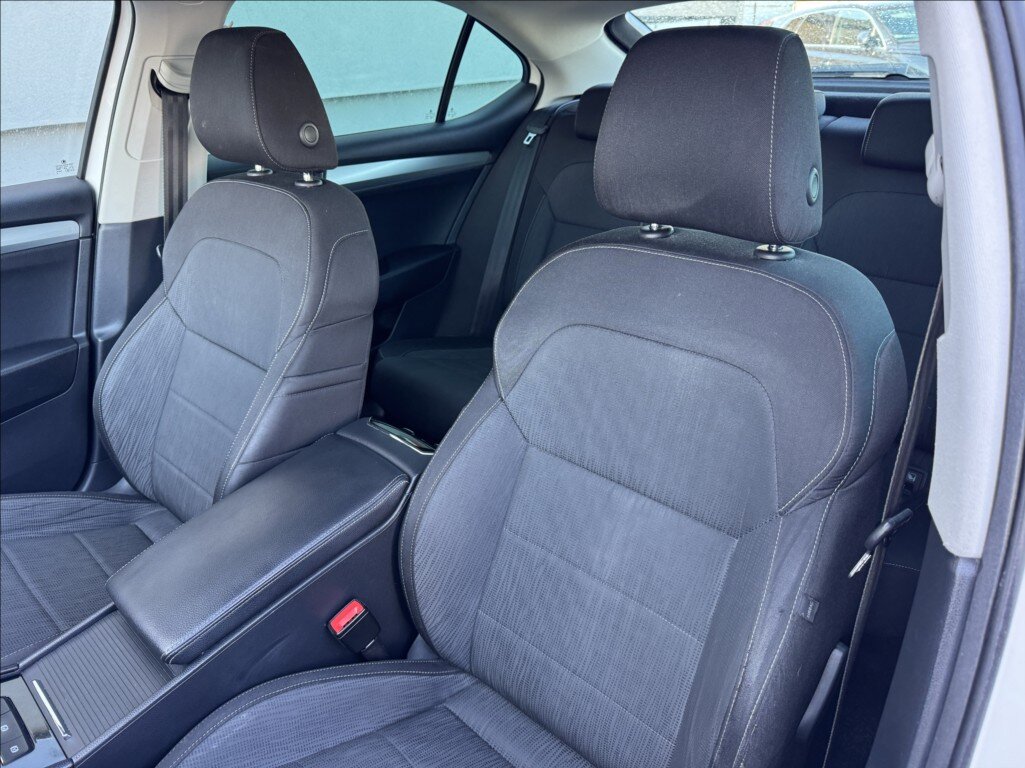 Škoda Superb Sedan / Limuzína 2,0 l 140 kw