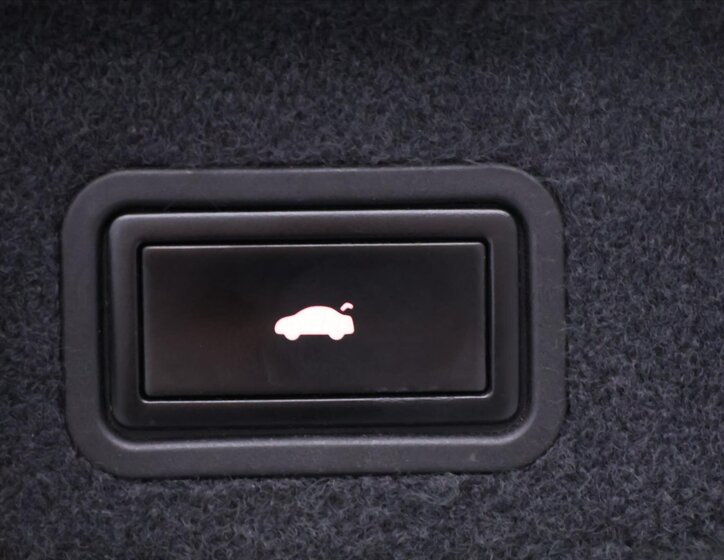 Audi A8 Sedan / Limuzína 4,2 l 273 kw