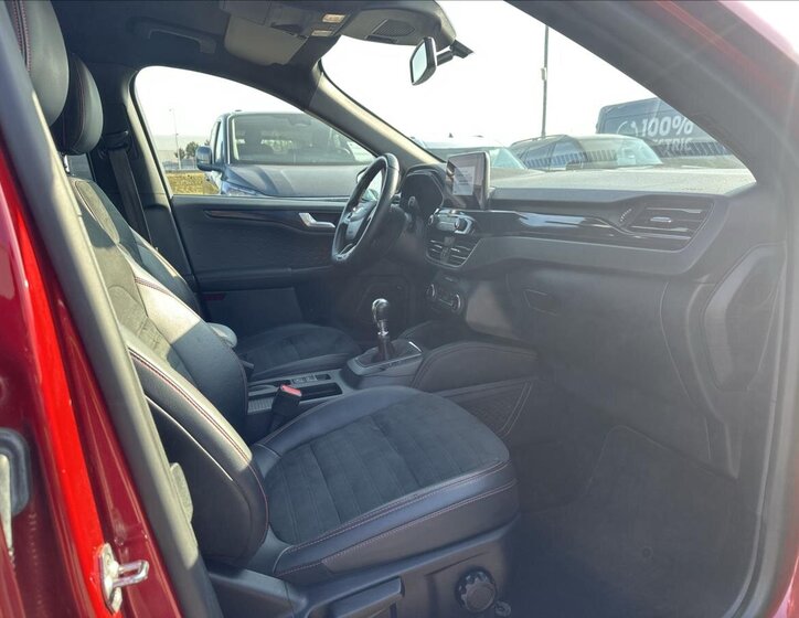 Ford Kuga SUV / Terénní 1,5 l 110 kw