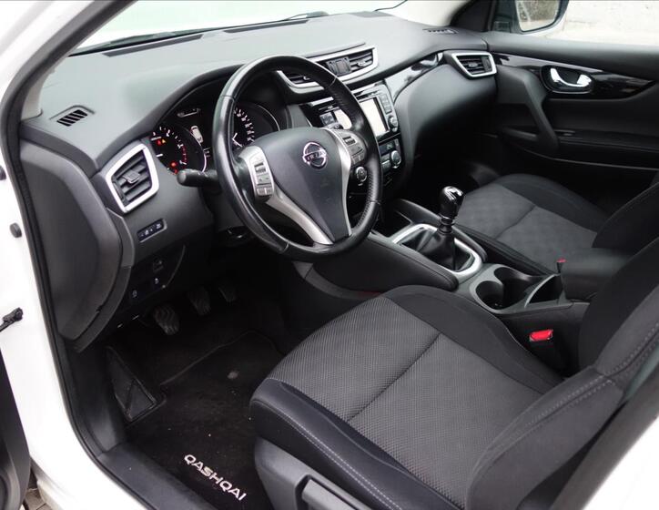 Nissan Qashqai 25