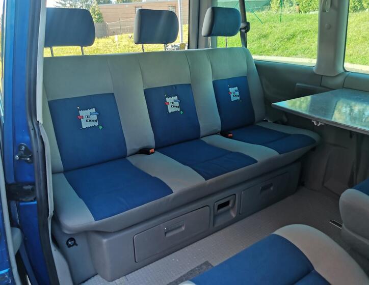 Volkswagen Multivan 13