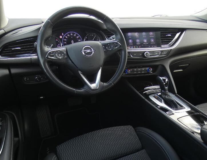 Opel Insignia 5