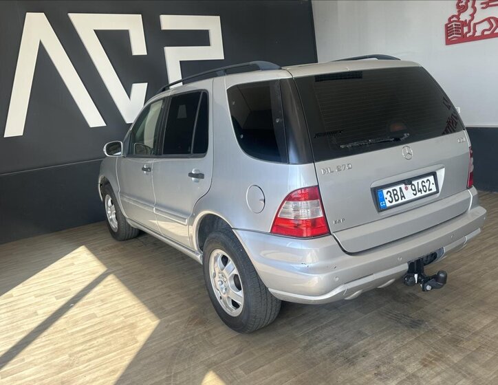 Mercedes-Benz Třídy M 8