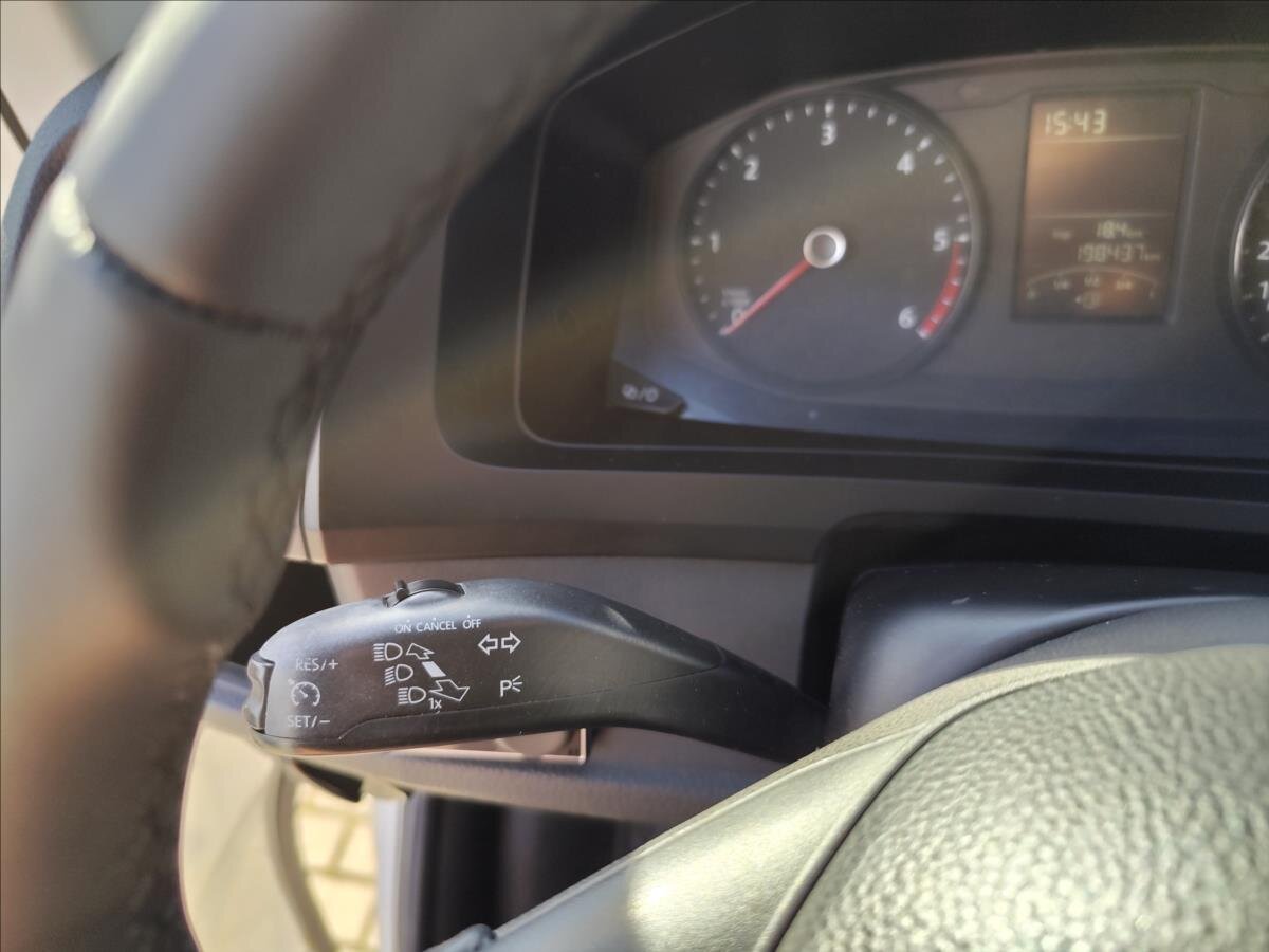 Volkswagen Transporter Kombi 2,0 l 84 kw