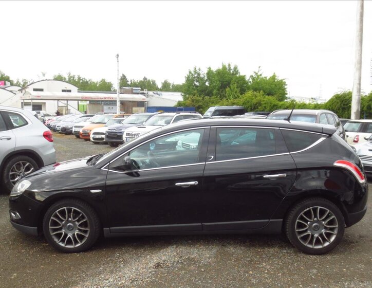 Lancia Delta Hatchback 1,4 l 88 kw