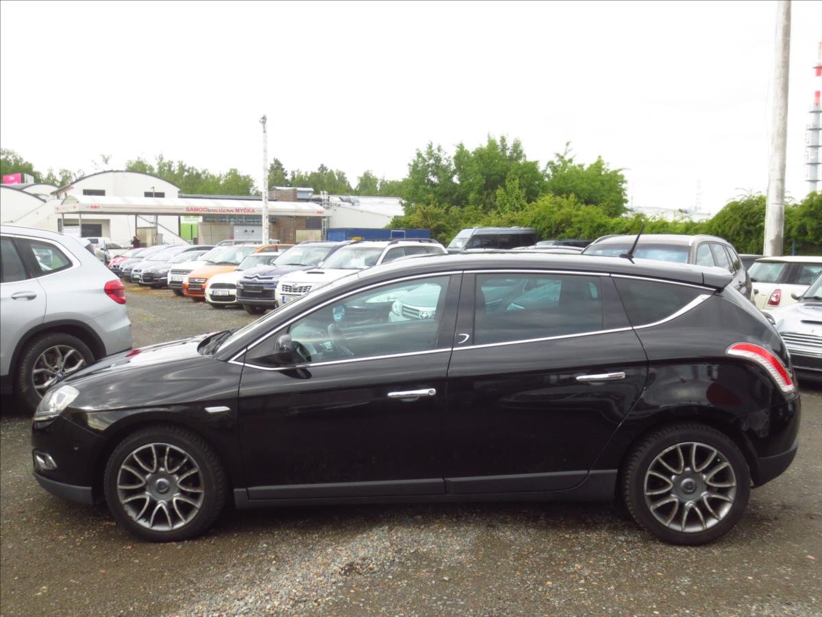 Lancia Delta Hatchback 1,4 l 88 kw