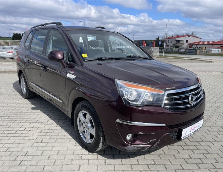 SsangYong Rodius SUV / Terénní 2,0 l 114 kw