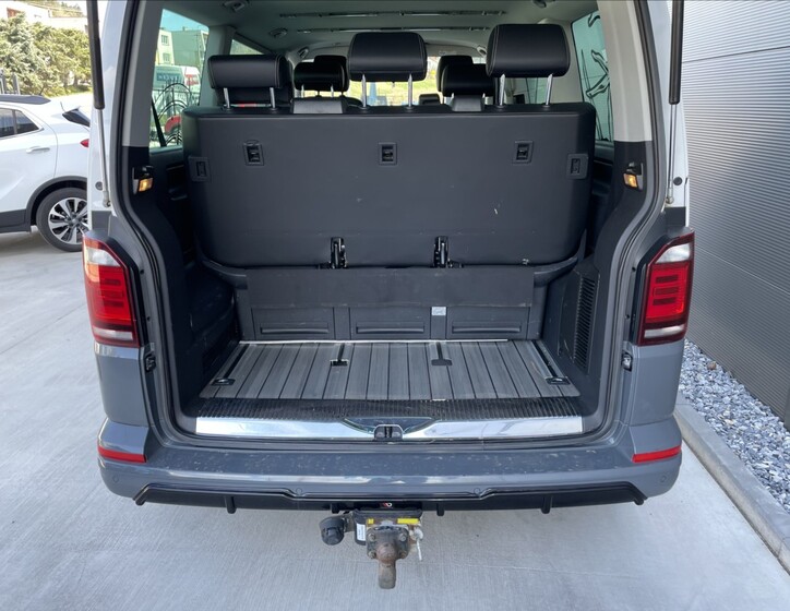 Volkswagen Multivan 9