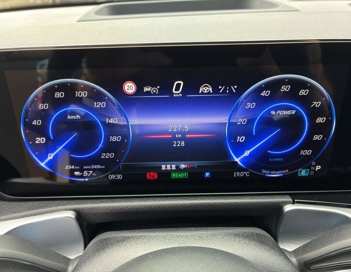 Mercedes-Benz EQB SUV / Terénní 0,0 168 kw