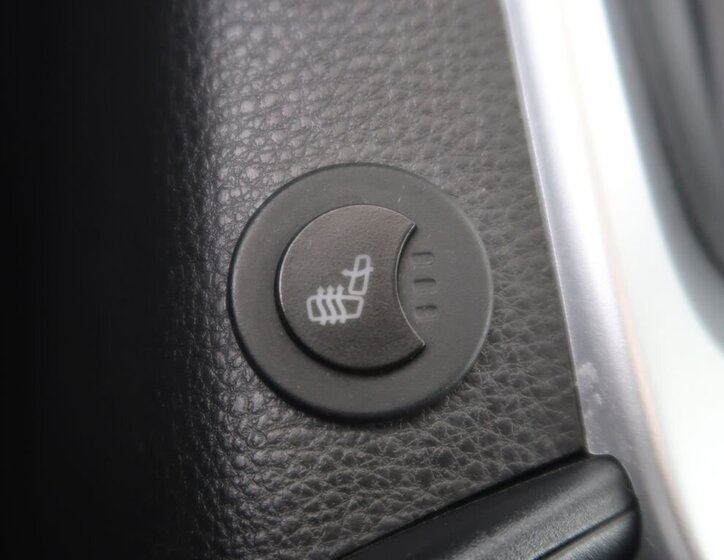 Toyota RAV4 SUV 2,0 l 129 kw