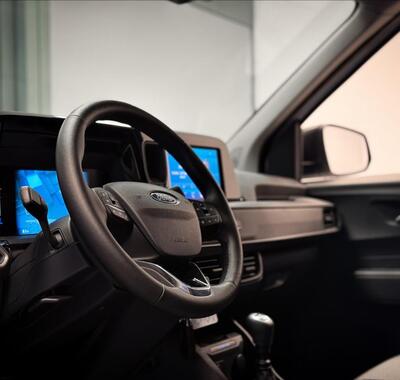 Ford Transit Courier 7