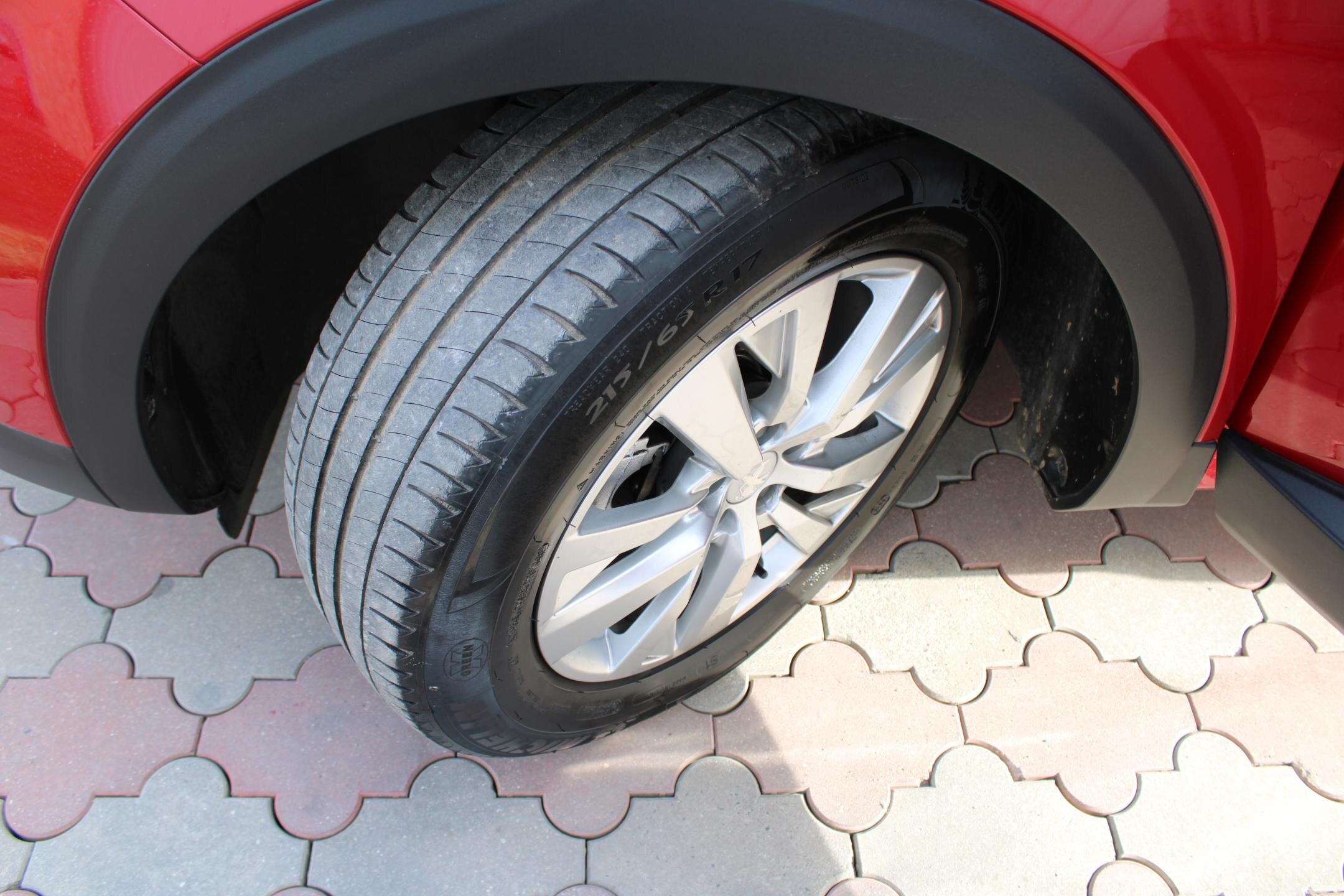 Peugeot 3008 SUV / Terénní 1,5 l 96 kw