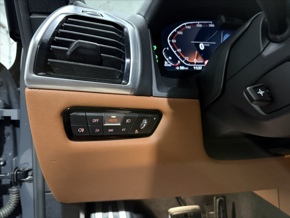 BMW Řada 8 Sedan / Limuzína 3,0 l 250 kw