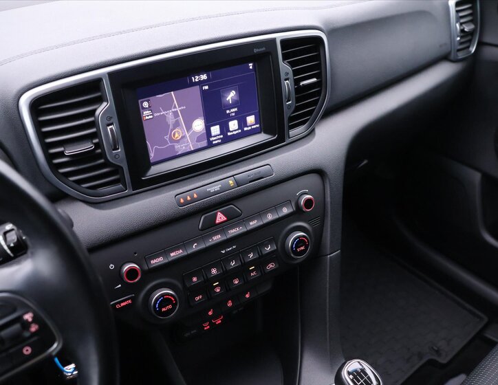 KIA Sportage SUV 2,0 l 136 kw