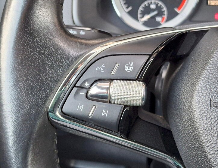 Škoda Karoq SUV / Terénní 1,5 l 110 kw