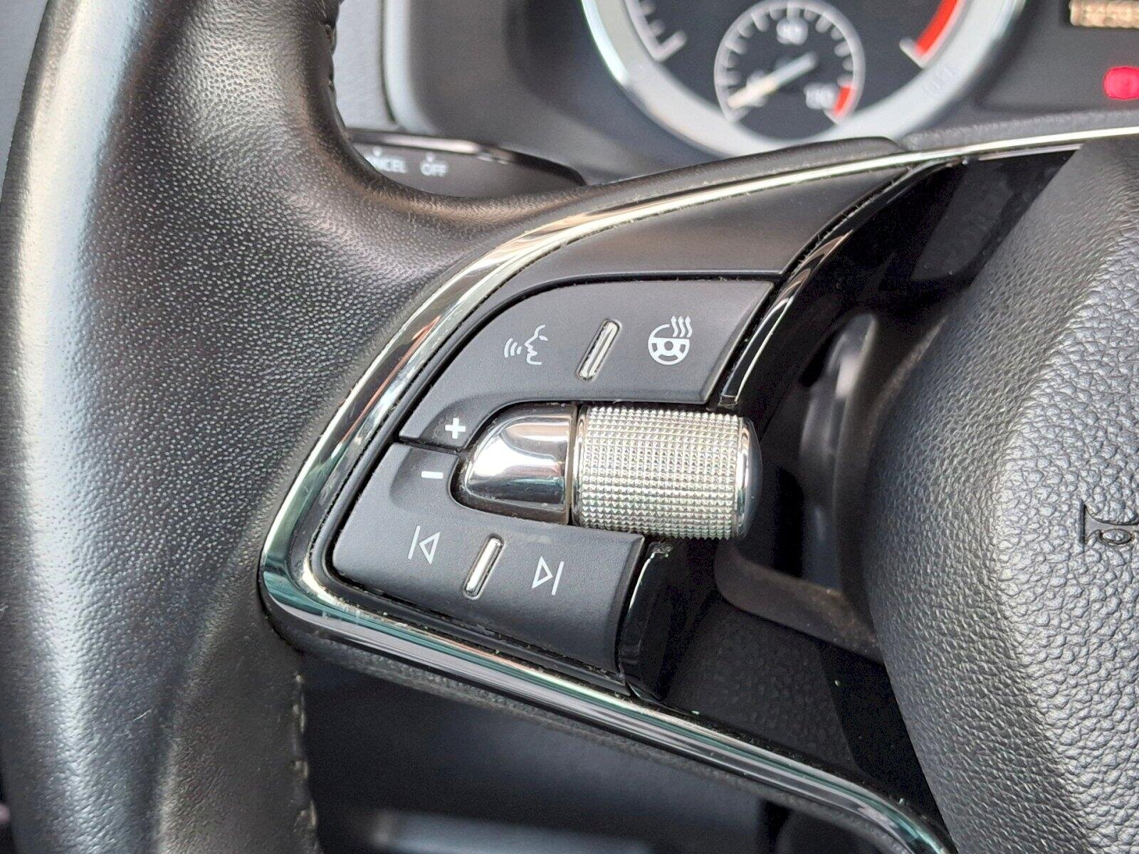 Škoda Karoq SUV / Terénní 1,5 l 110 kw