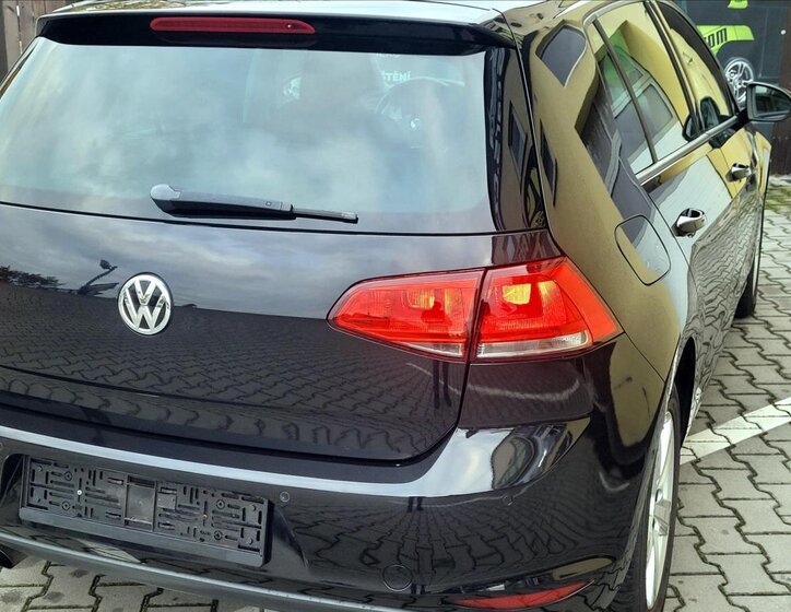 Volkswagen Golf 12