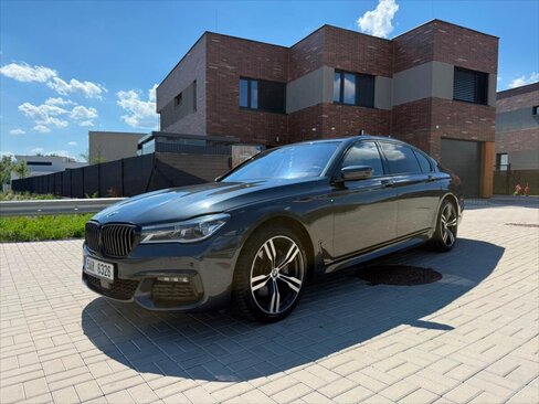 BMW Řada 7 Sedan / Limuzína 3,0 l 235 kw