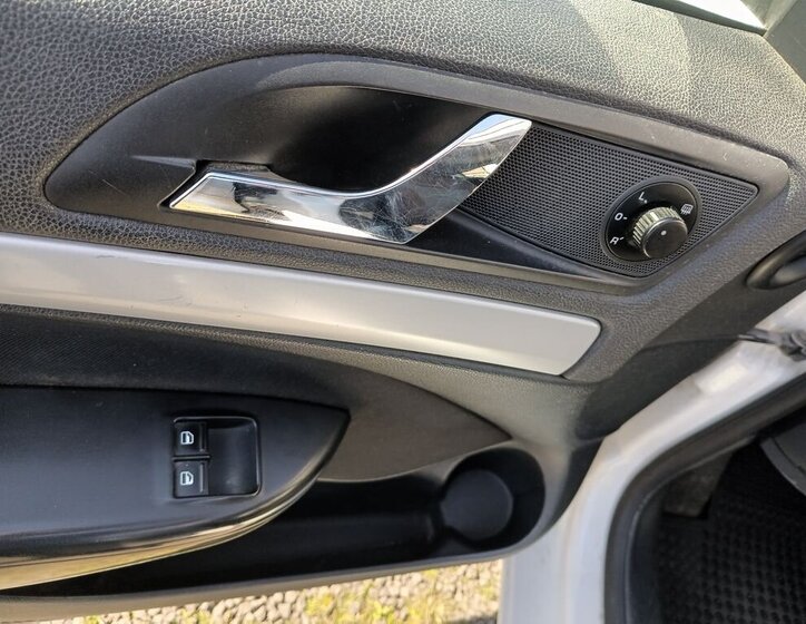 Škoda Octavia Sedan / Limuzína 1,6 l 77 kw