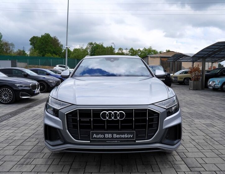 Audi Q8 SUV / Terénní 3,0 l 250 kw