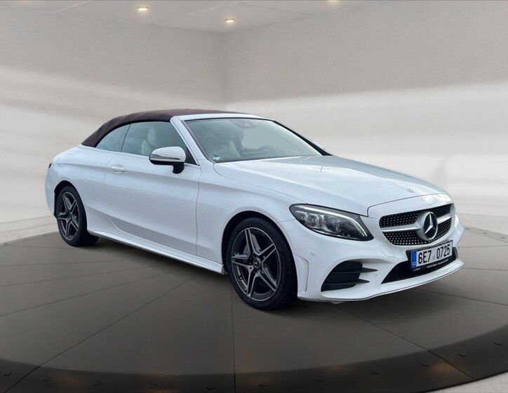Mercedes-Benz Třídy C Kabriolet 2,0 l 180 kw
