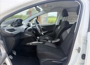 Peugeot 2008 SUV / Terénní 1,2 l 61 kw