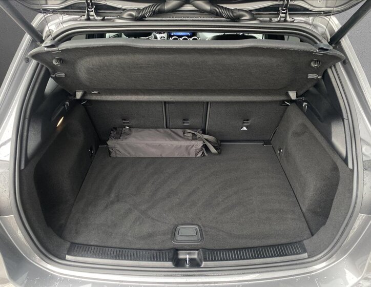 Mercedes-Benz Třídy B Hatchback 1,3 l 120 kw