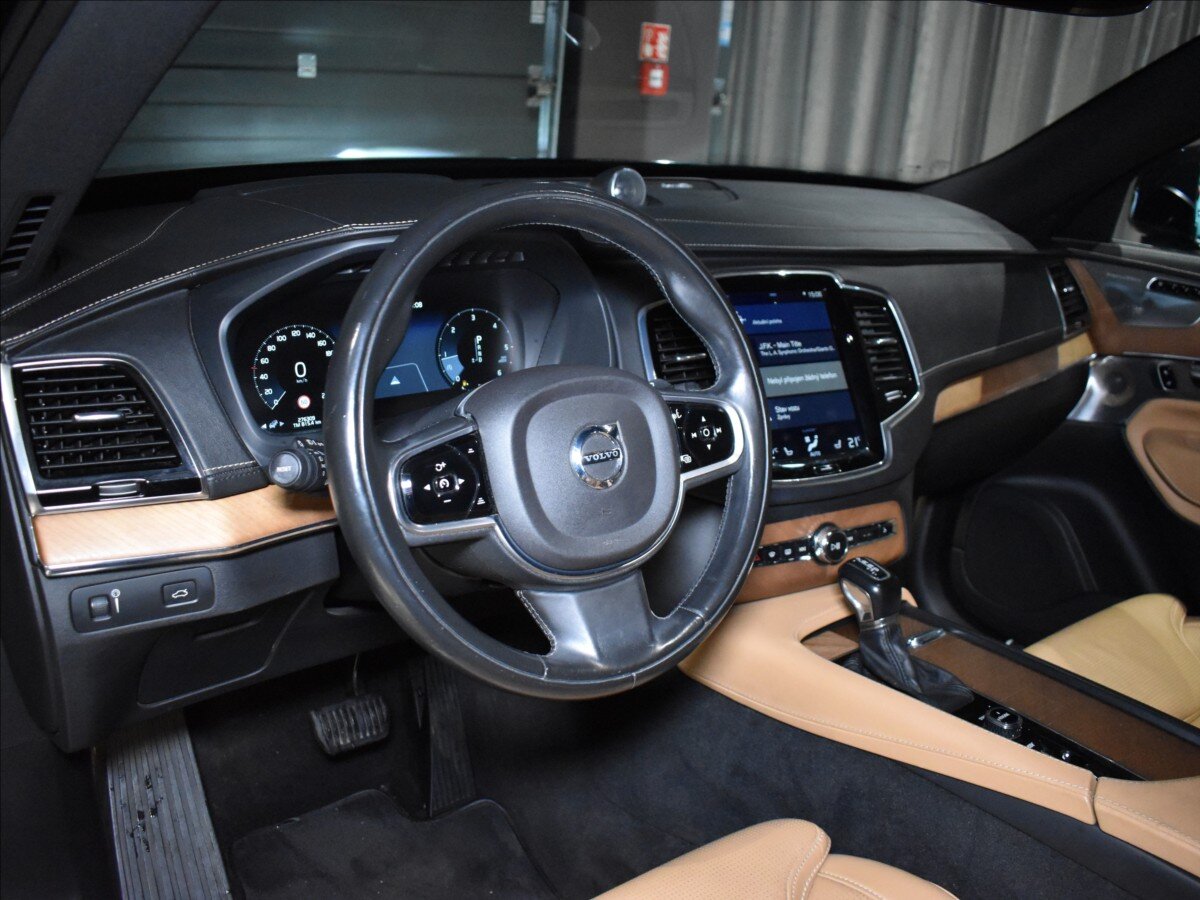 Volvo XC90 SUV 2,0 l 165 kw