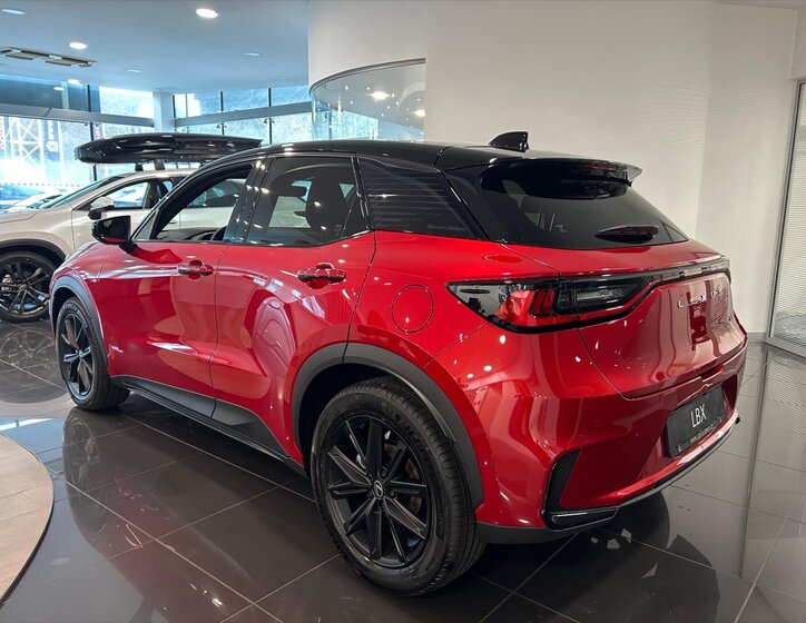 Lexus LBX SUV 1,5 l 100 kw