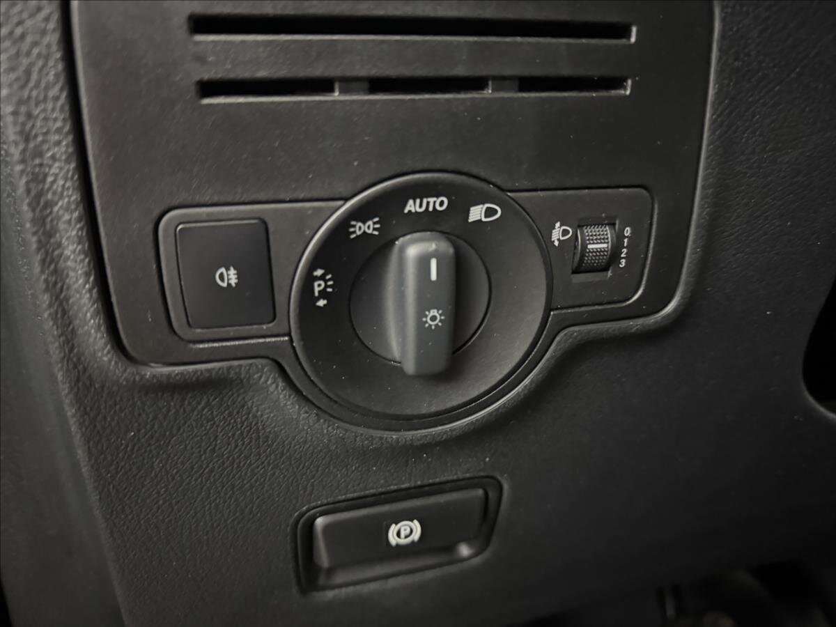 Mercedes-Benz Vito Skříň 1,6 l 65 kw