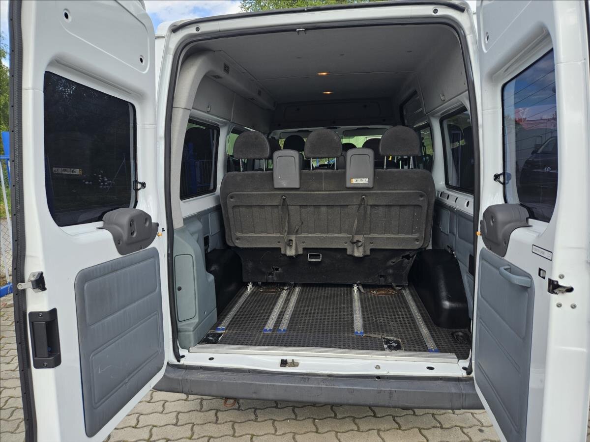 Ford Transit Kombi 2,2 l 74 kw
