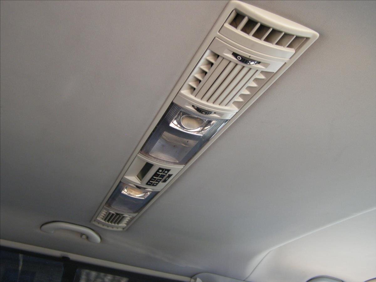 Volkswagen Caravelle Ostatní 2,5 l 128 kw