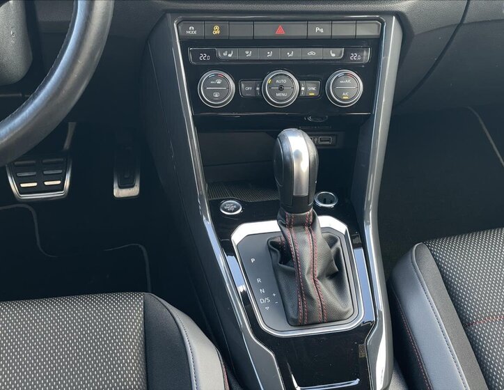 Volkswagen T-Roc SUV / Terénní 1,5 l 110 kw