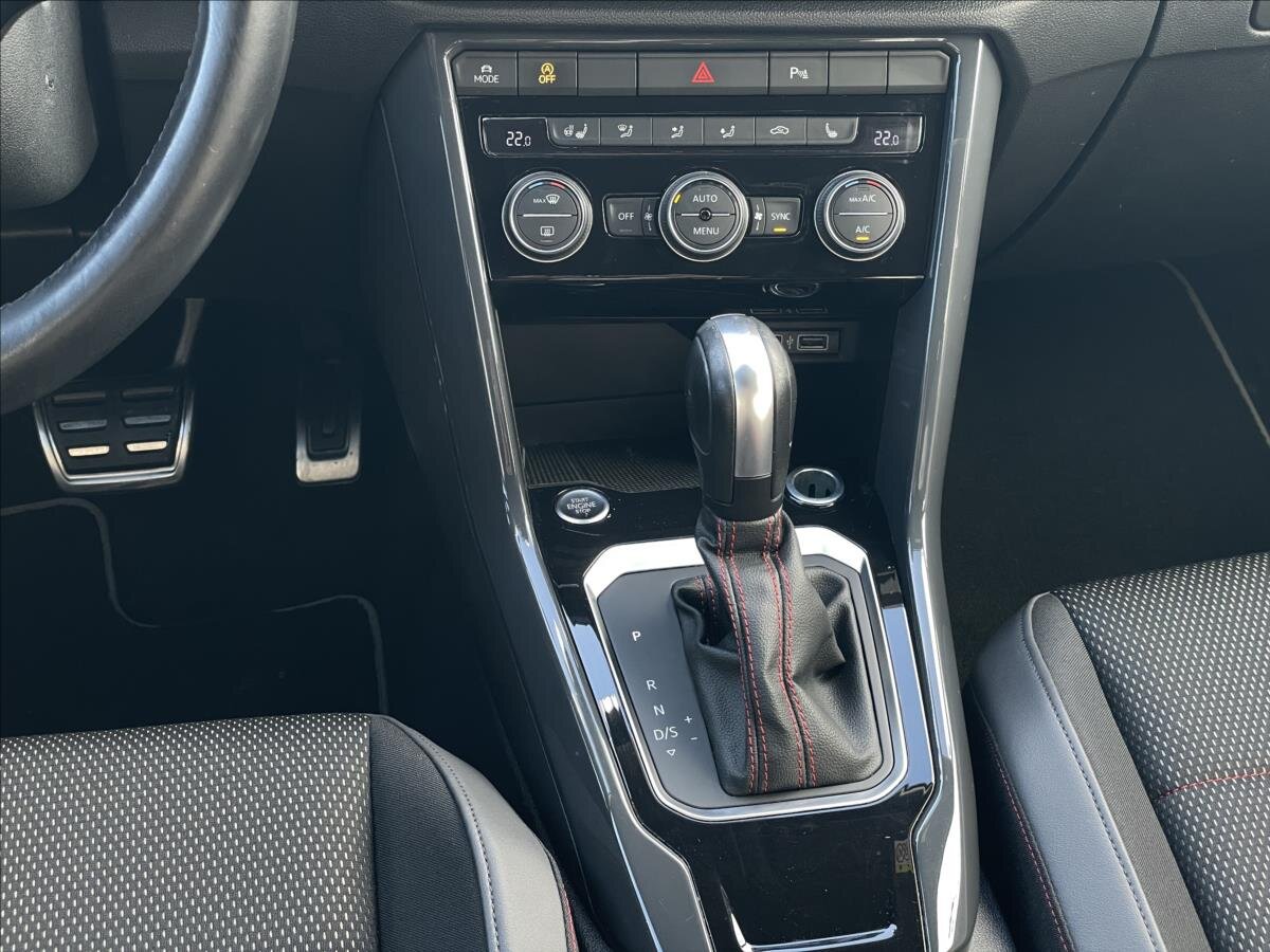 Volkswagen T-Roc SUV / Terénní 1,5 l 110 kw