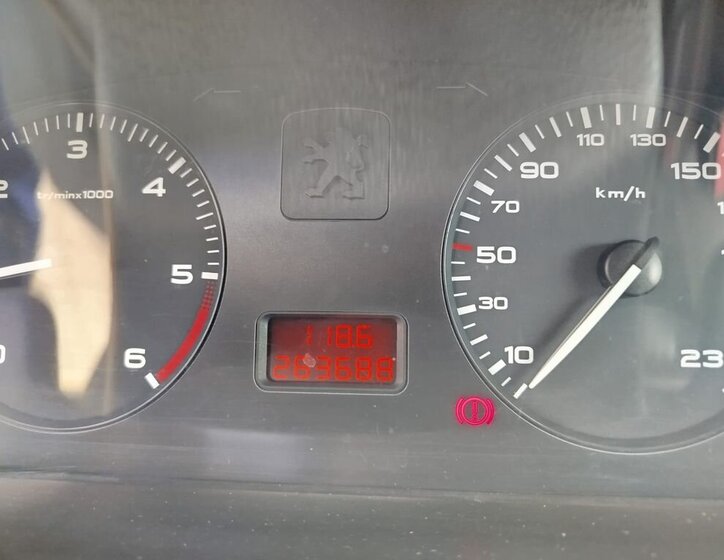 Peugeot 406 Sedan / Limuzína 2,0 l 80 kw