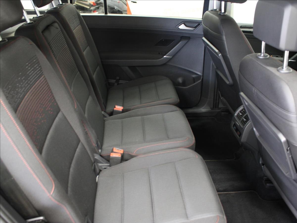 Volkswagen Touran SUV / Terénní 1,2 l 81 kw