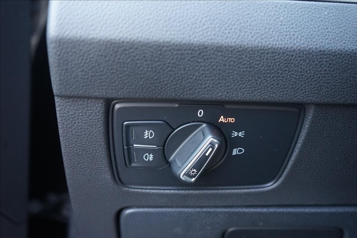 Volkswagen Passat Sedan / Limuzína 2,0 l 176 kw