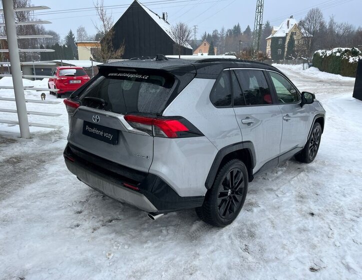 Toyota RAV4 6