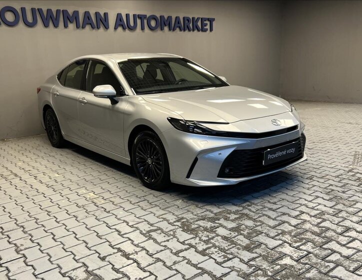 Toyota Camry Sedan / Limuzína 2,5 l 137 kw