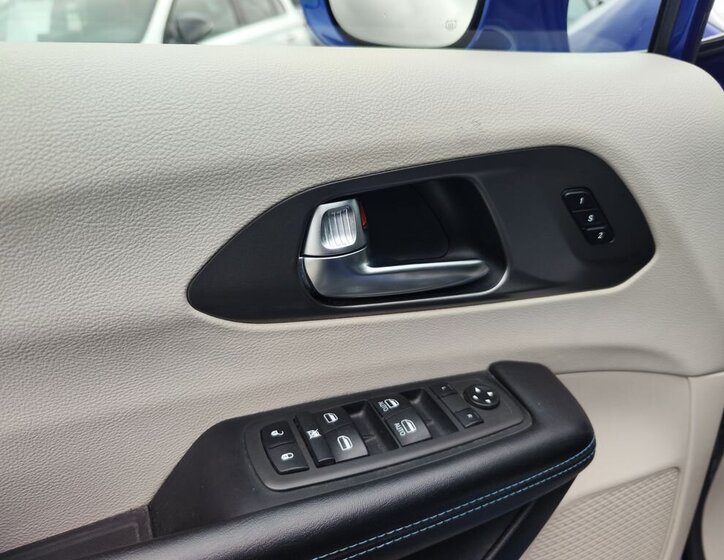 Chrysler Pacifica MPV 3,6 l 214 kw