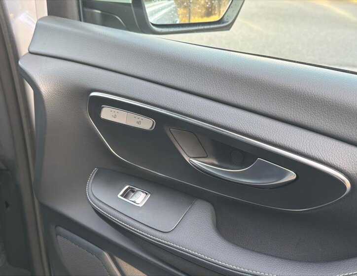 Mercedes-Benz Třídy V 28