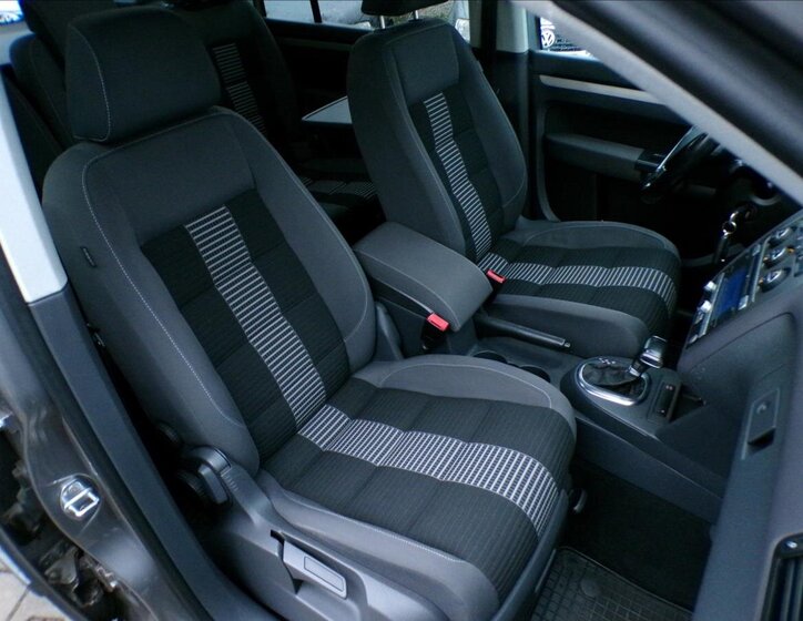 Volkswagen Touran 23