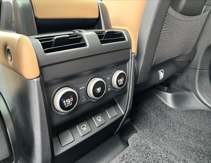 Land Rover Defender SUV / Terénní 3,0 l 257 kw