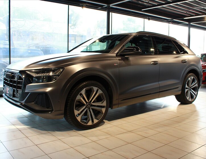 Audi Q8 SUV 3,0 l 210 kw