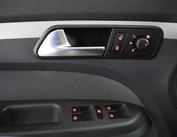 Volkswagen Touran MPV 1,6 l 77 kw