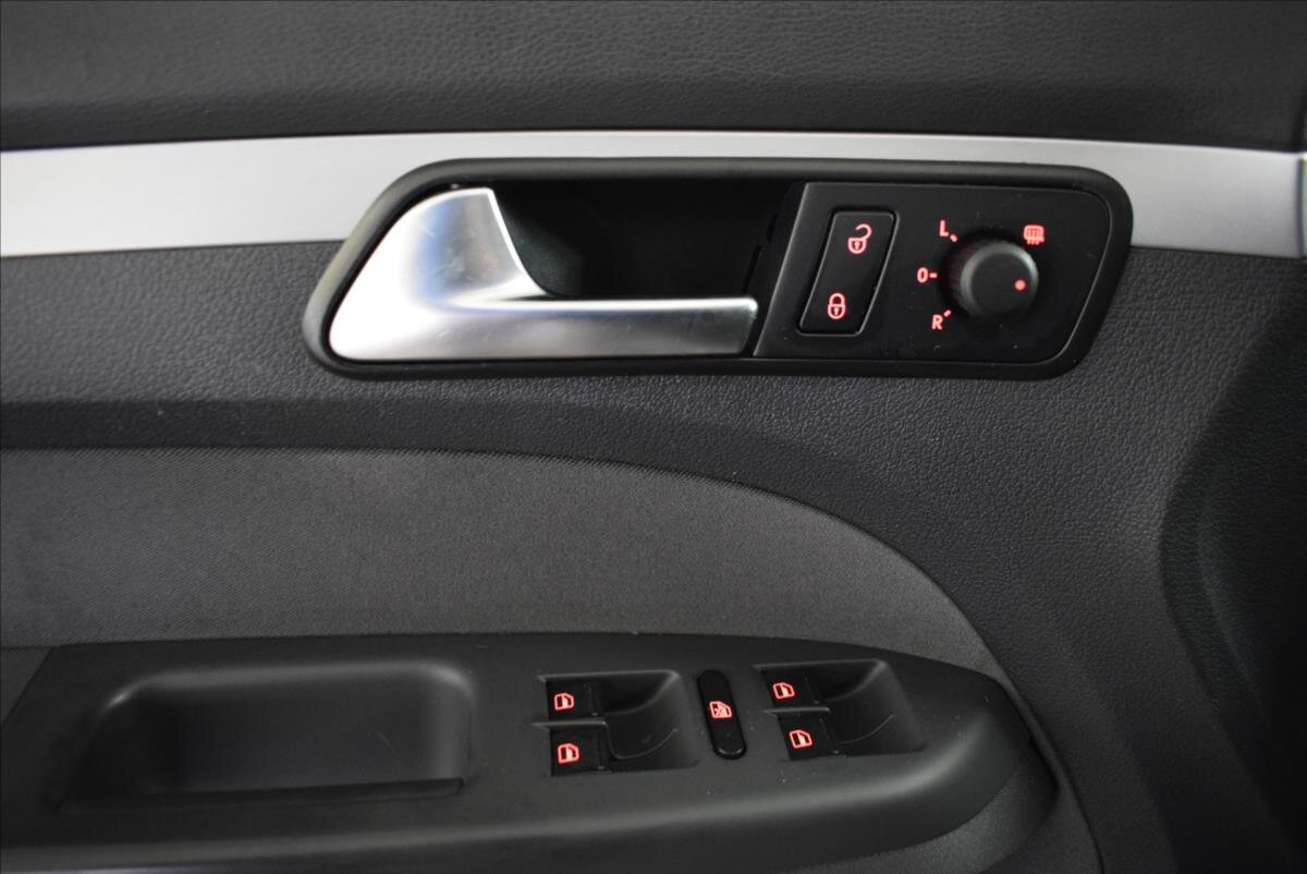 Volkswagen Touran MPV 1,6 l 77 kw