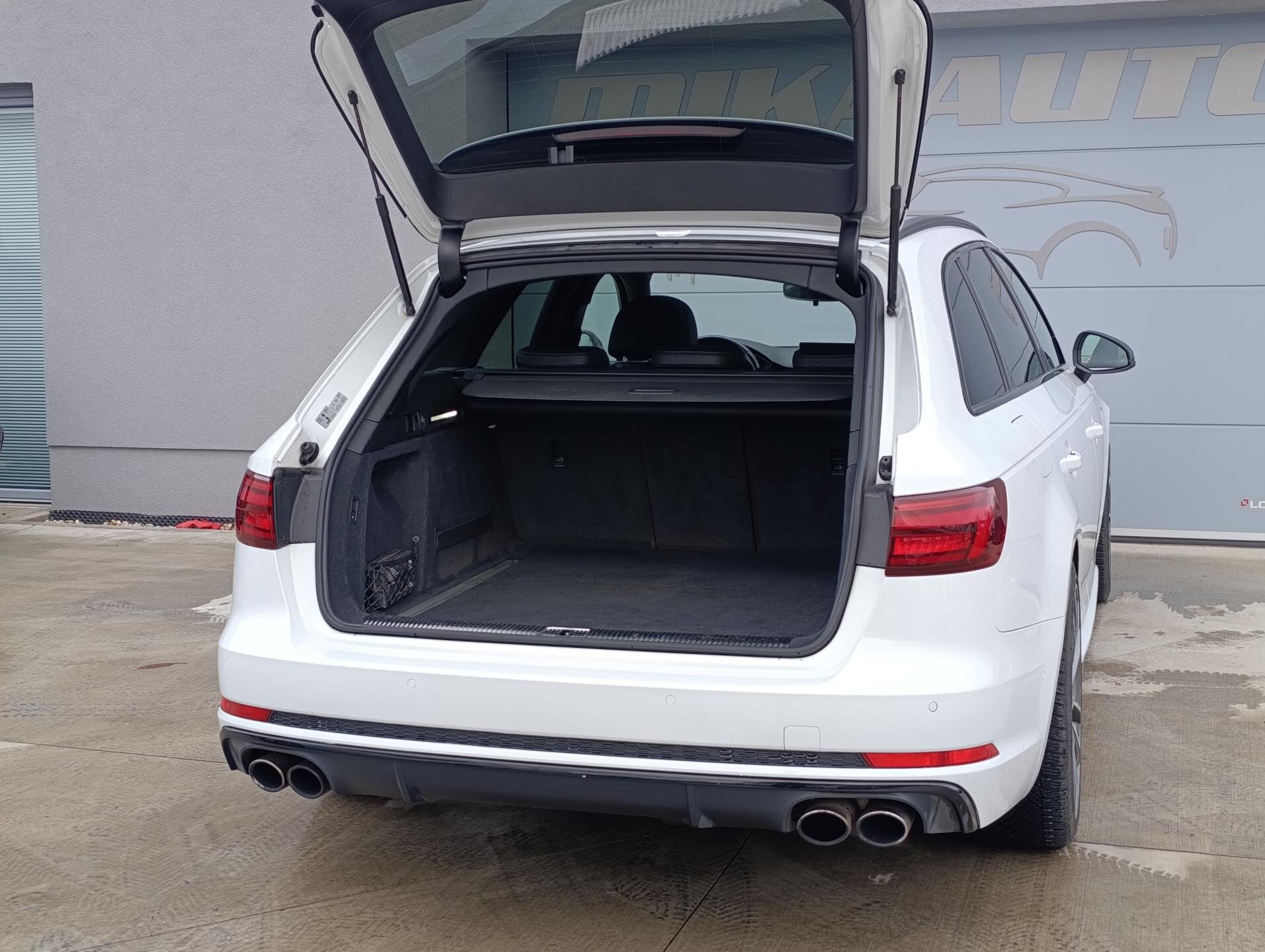 Audi S4 Kombi 3,0 l 260 kw