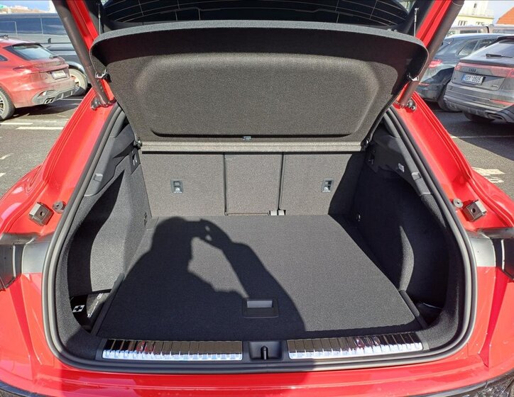 Audi Q3 CUV 2,0 l 110 kw