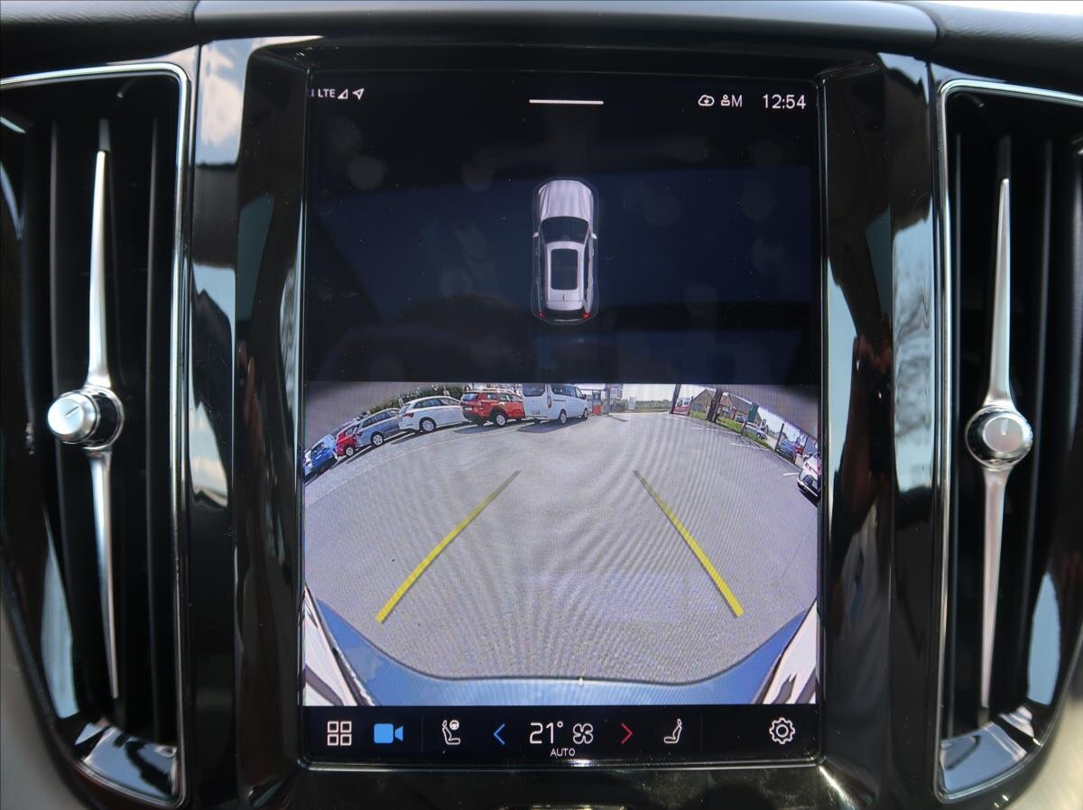 Volvo XC60 SUV / Terénní 2,0 l 145 kw